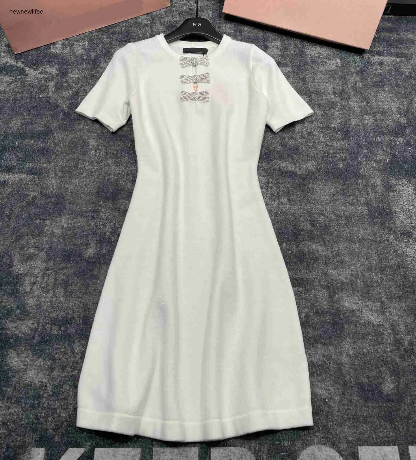 Abito firmato in maglia da donna, marchio di abbigliamento per gonna primaverile da donna, logo moda, abito sottoveste in maglia da ragazza, gennaio 17