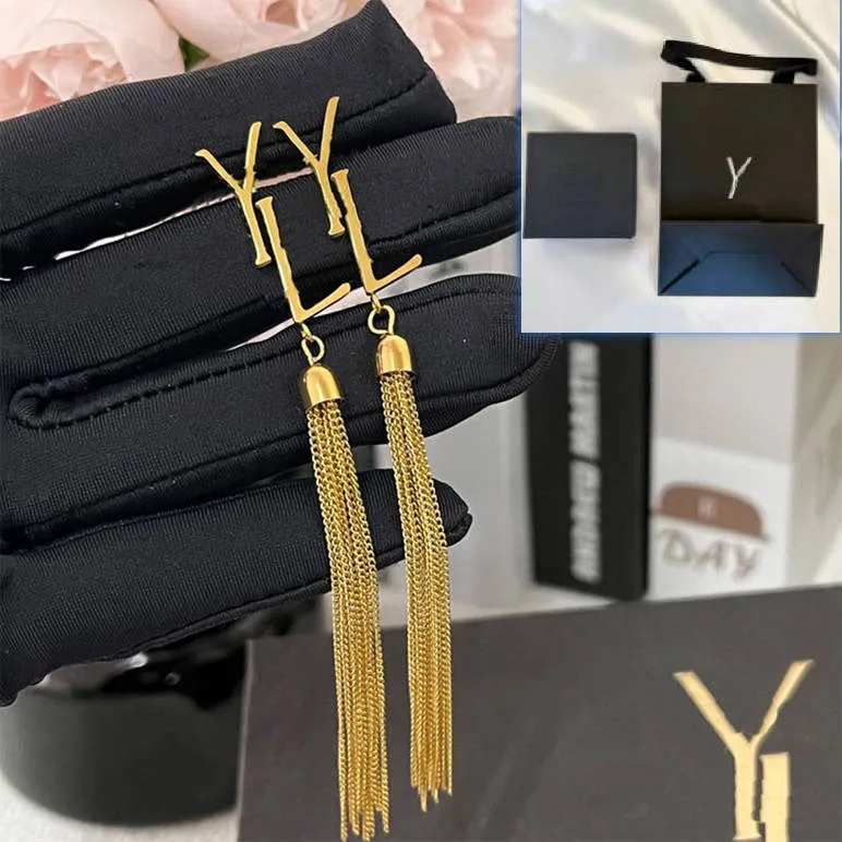 Örhängen nya kvinnor tofs örhängen klassisk designer smyckesdesign för kvinnor födelsedag kärlek gåvor örhängen korrekt logo boutique smyckeslåda förpackning lyx studs