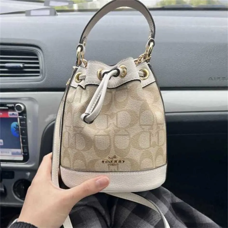 Seau 2023 nouveau sac à main à bandoulière classique à la mode pour femmes sac à bandoulière imprimé de haute qualité à la mode 80% de réduction sur les sorties slae