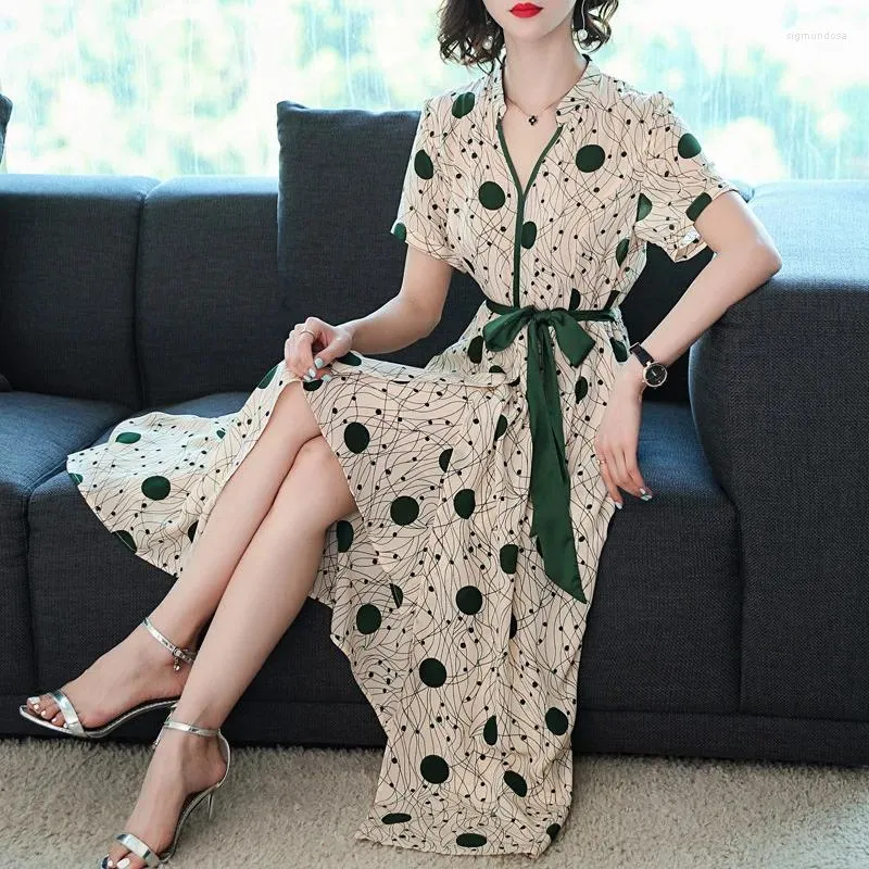 Robes de soirée en soie douce Maxi longue robe de plage femmes lignes d'été à pois élégant avec ceintures noeud papillon col en V coupe ajustée grande taille robes