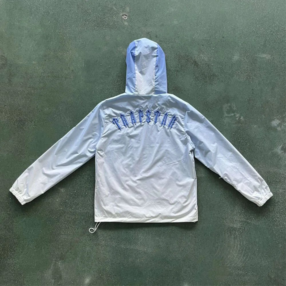 24ss Heißer Verkauf Männer Jacke Trapstar Irongate t Windjacke-blau Grdient Blau Top Qualität Gestickte Frauen Mantel 1132ess