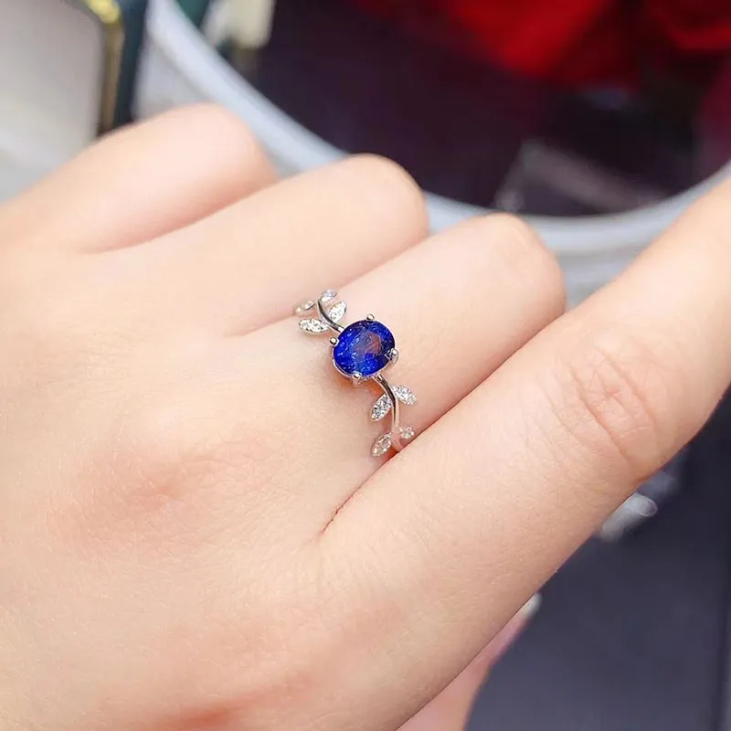Modieuze en veelzijdige kleine boetiek sapphire ring set met Sri Lankan Sapphire