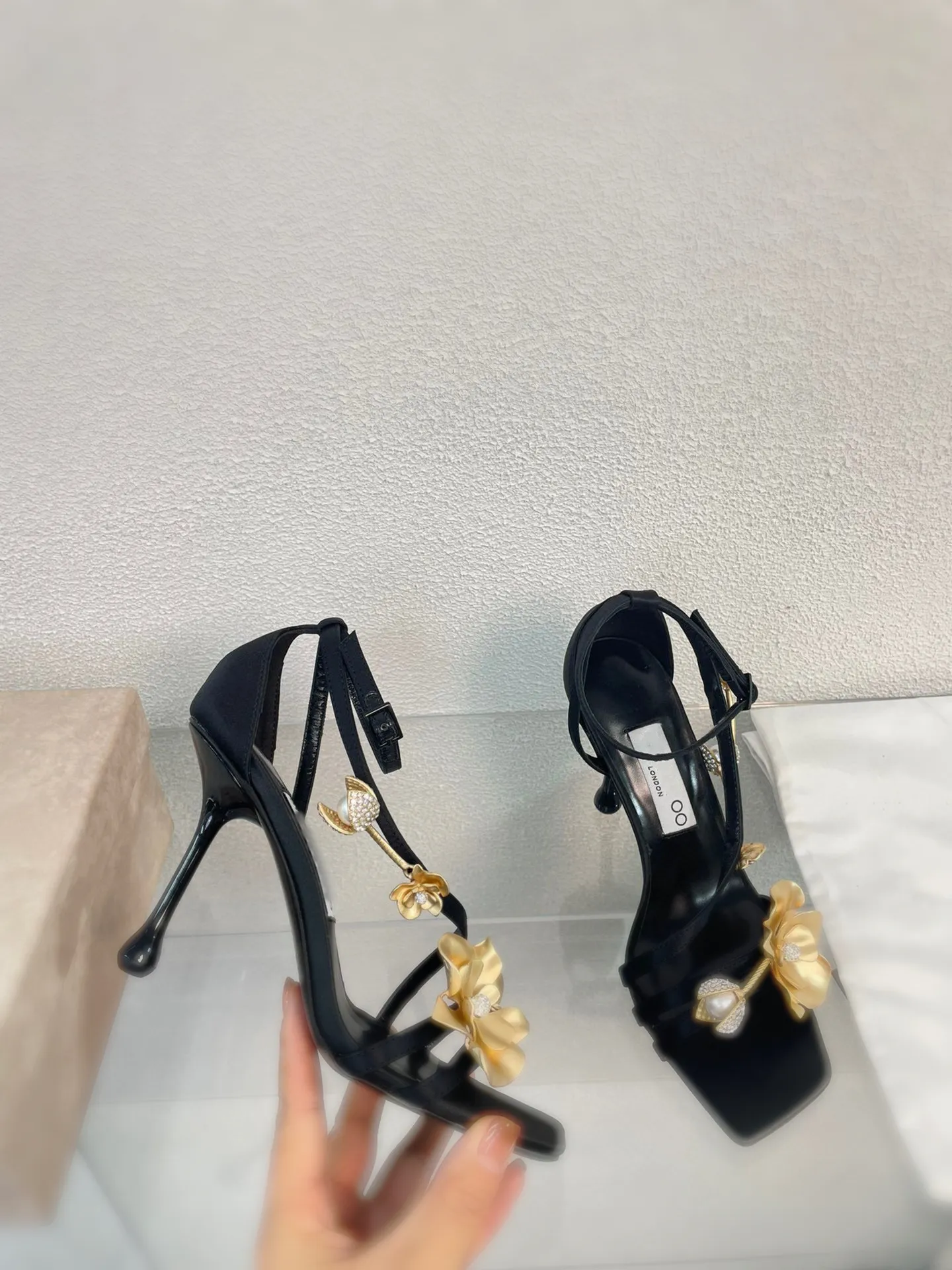 Designer Heels Femme Designer Sandales Colins Lettre florale imprimé High Office Career Silk Satin Black Luxury Sandale Prom Mariage