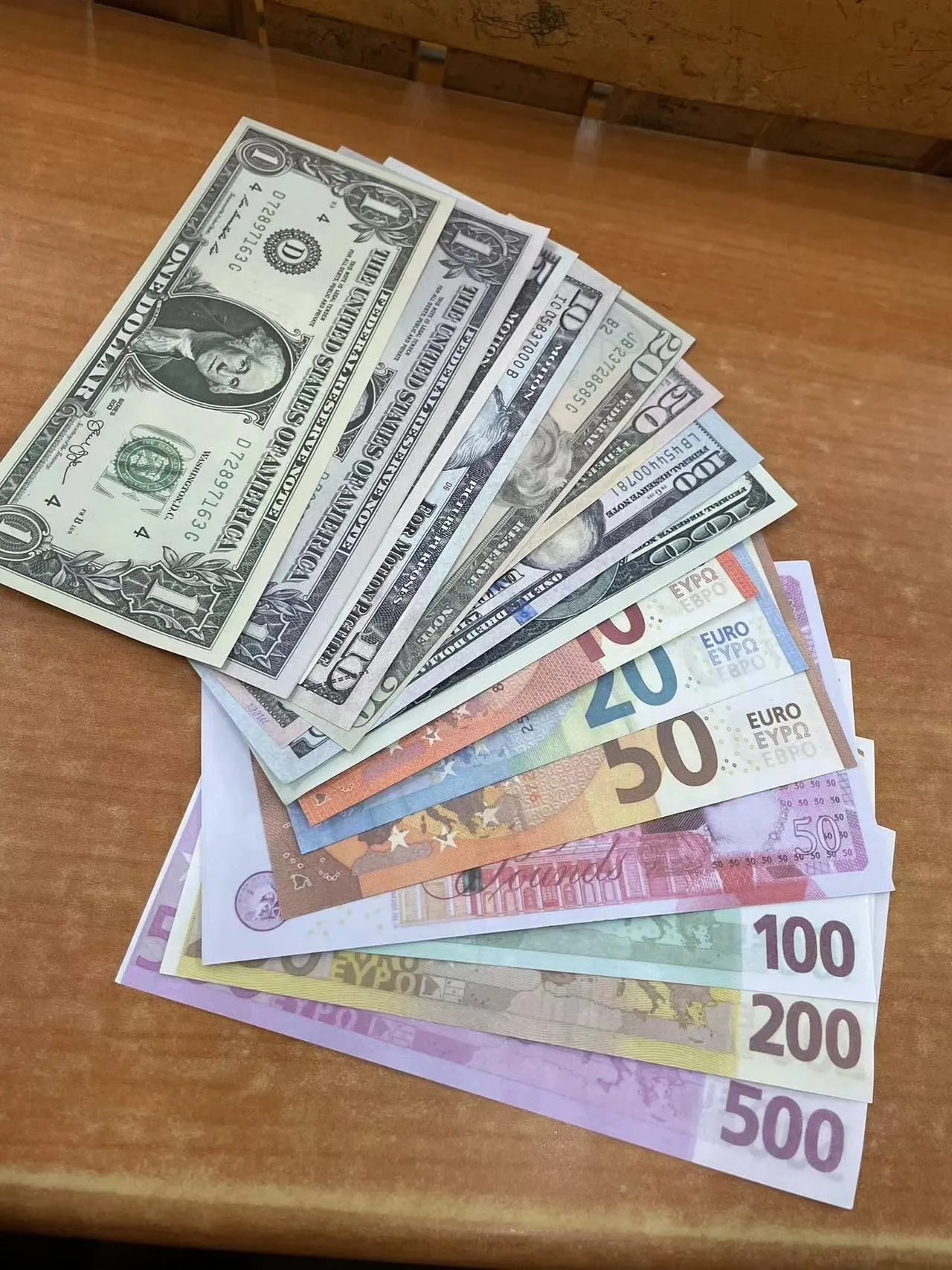 Copy Money Actual 1:2 Size Currency Models For Props That Can Be Used In US Dollars, Euros, Pounds Rbiab