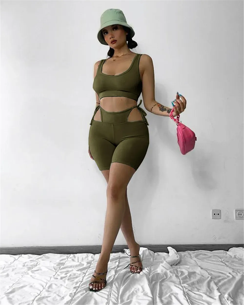 2024 Designer Tracksuits Summer Outfits Women Two Piece Sets Sleeveless Tank Crop Top Cut Out Shorts Matching Casual Solid Sportswear Bulk Wholesale Clothes 9843