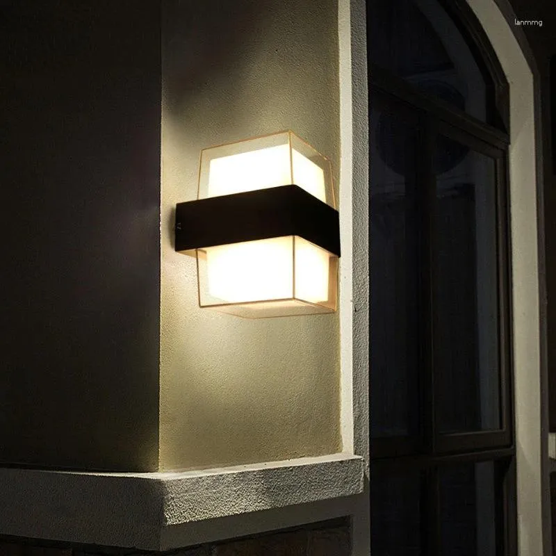 Lampada da parete a LED quadrata con luci su e giù per esterni.Corpo in lampade impermeabili 19/18W.110/220V IP65