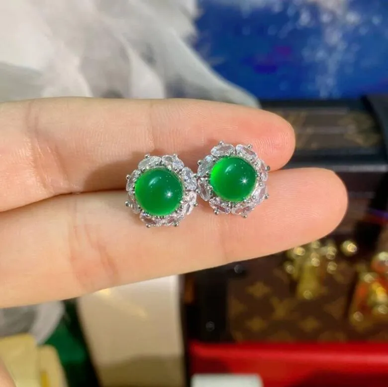 Choucong Brand Stud Earrings Luxury Jewelry Real 100% 925 Sterling Silver Rich Women 8mm Green Jade White Moissanite Party Eternity Women Earring Gift