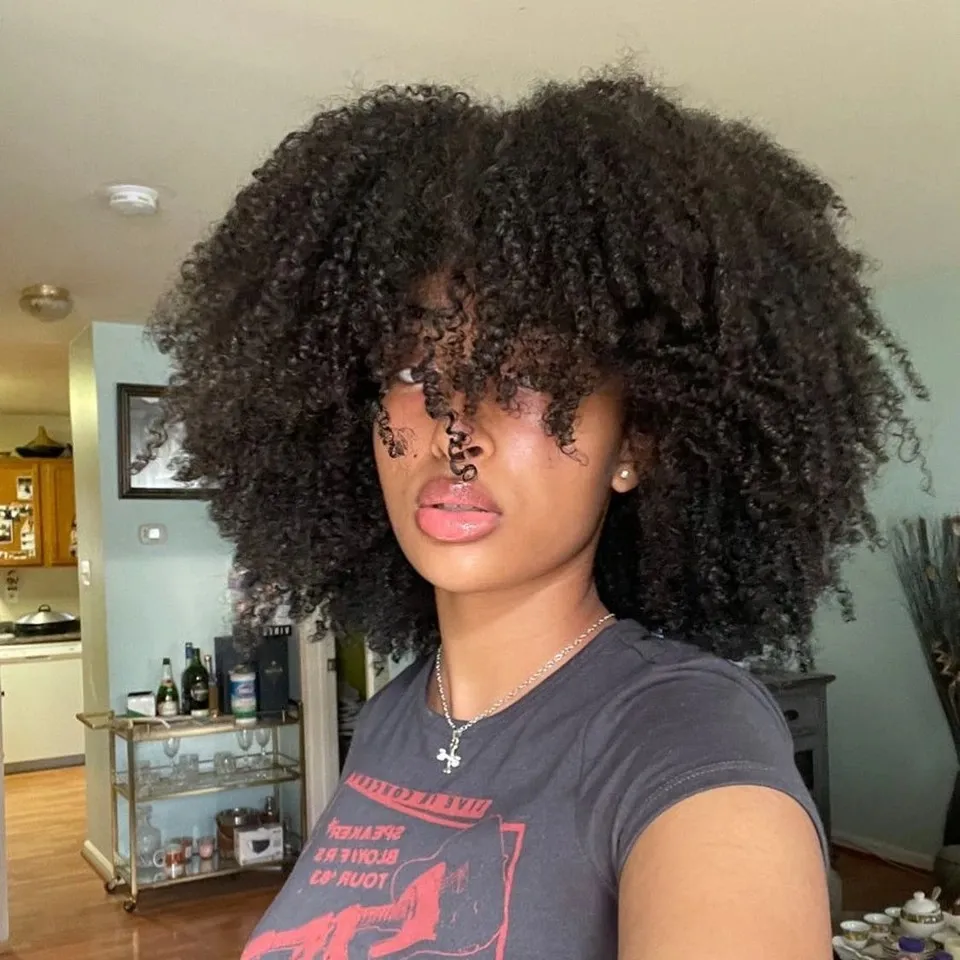 Cheveux humains Afro crépus bouclés perruques de cheveux humains avec frange cheveux de bébé sans colle perruque Remy brésilien court bouclés frange perruque cheveux humains