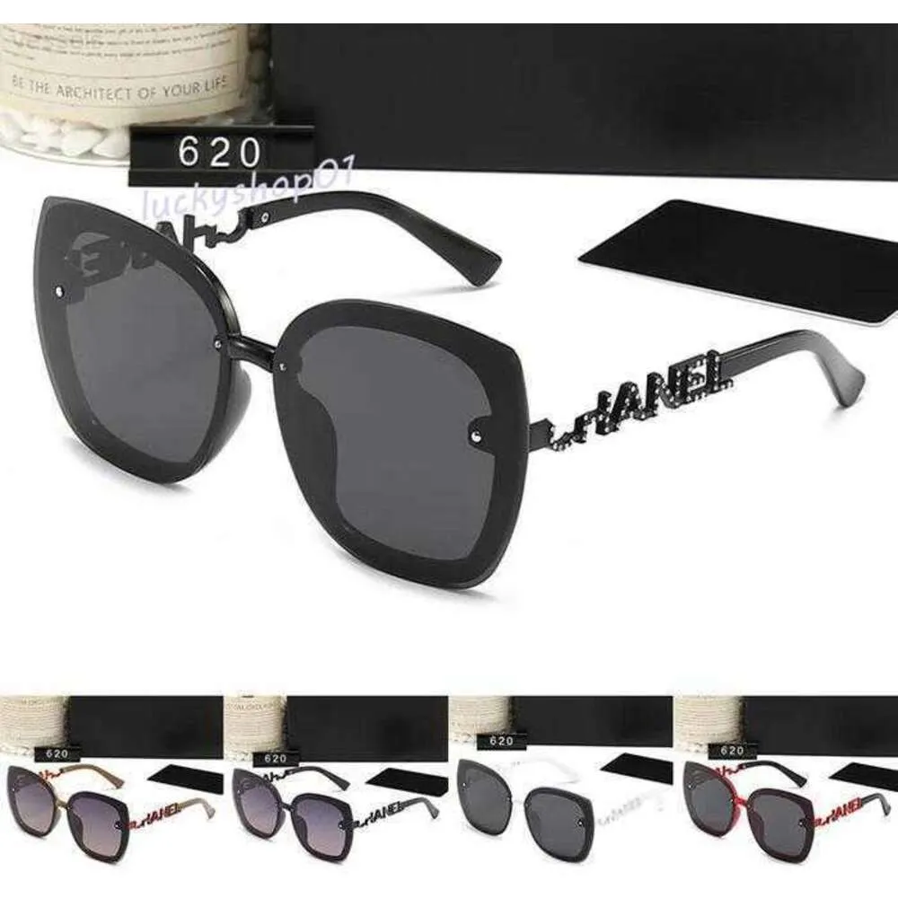 デザイナーチャンネルChanei Mens Womens Fashion 2024 Polarized Leisure Sunglasses Travel Holidain Sung Letter Lens
