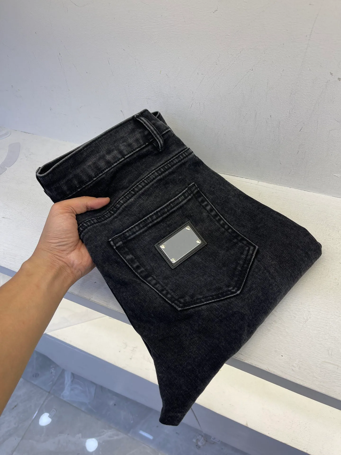 Highend markaları Yeni tasarımcı kot pantolon moda rahatlıklar pamuk malzeme elastik kuvvet basit siyah lüks gündelik kot pantolon erkekler için