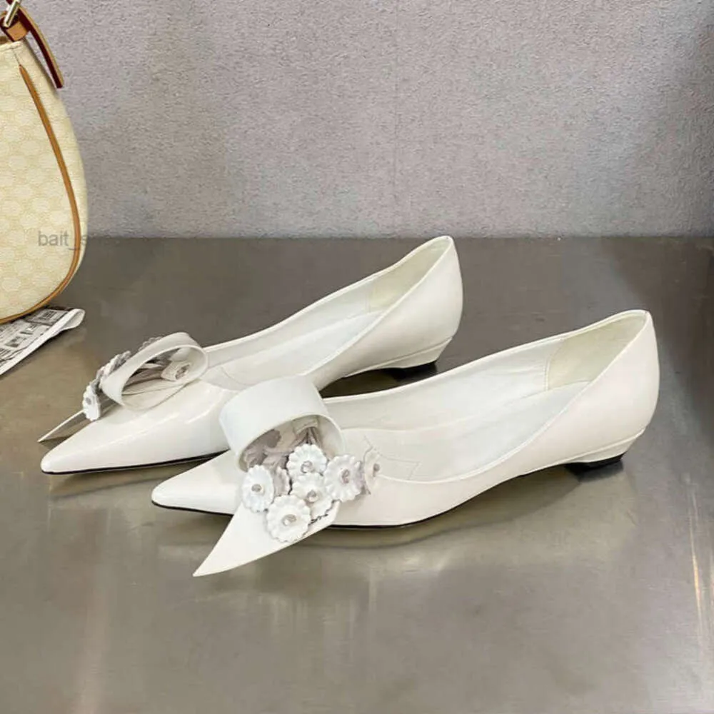 Buquê de flores planas embelezado sapato pontiagudo estilo estrela moda confortável sapatos únicos design plataforma designer fábrica