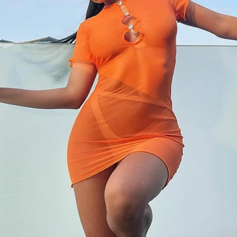 Casual klänningar BKLD orange diamant utsmyckad ren nät genomskinlig kort klänning Sommarhylsa o-hals ihålig ut mantel strand slitage