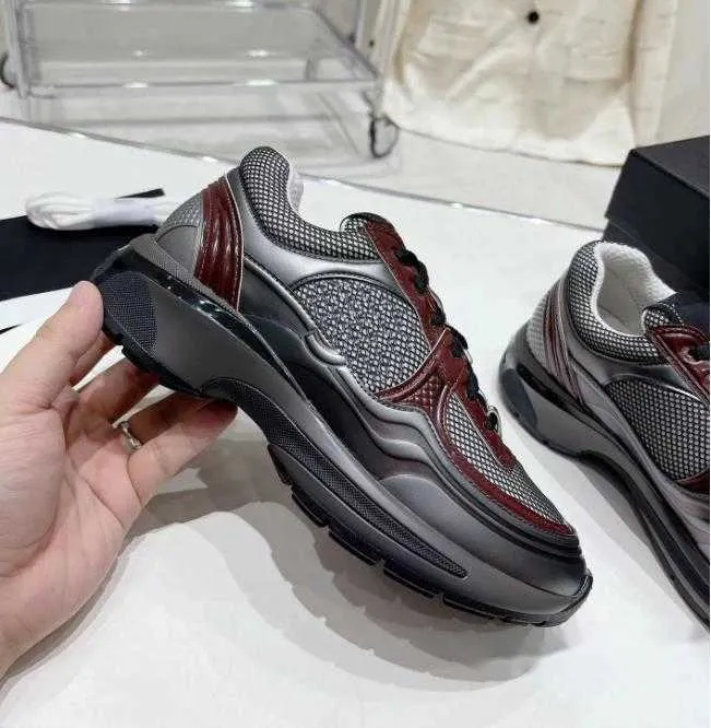 Повседневная обувь Channel Shoe New Sneaker Woman Trainer из ткани sdfsf с эффектом замши