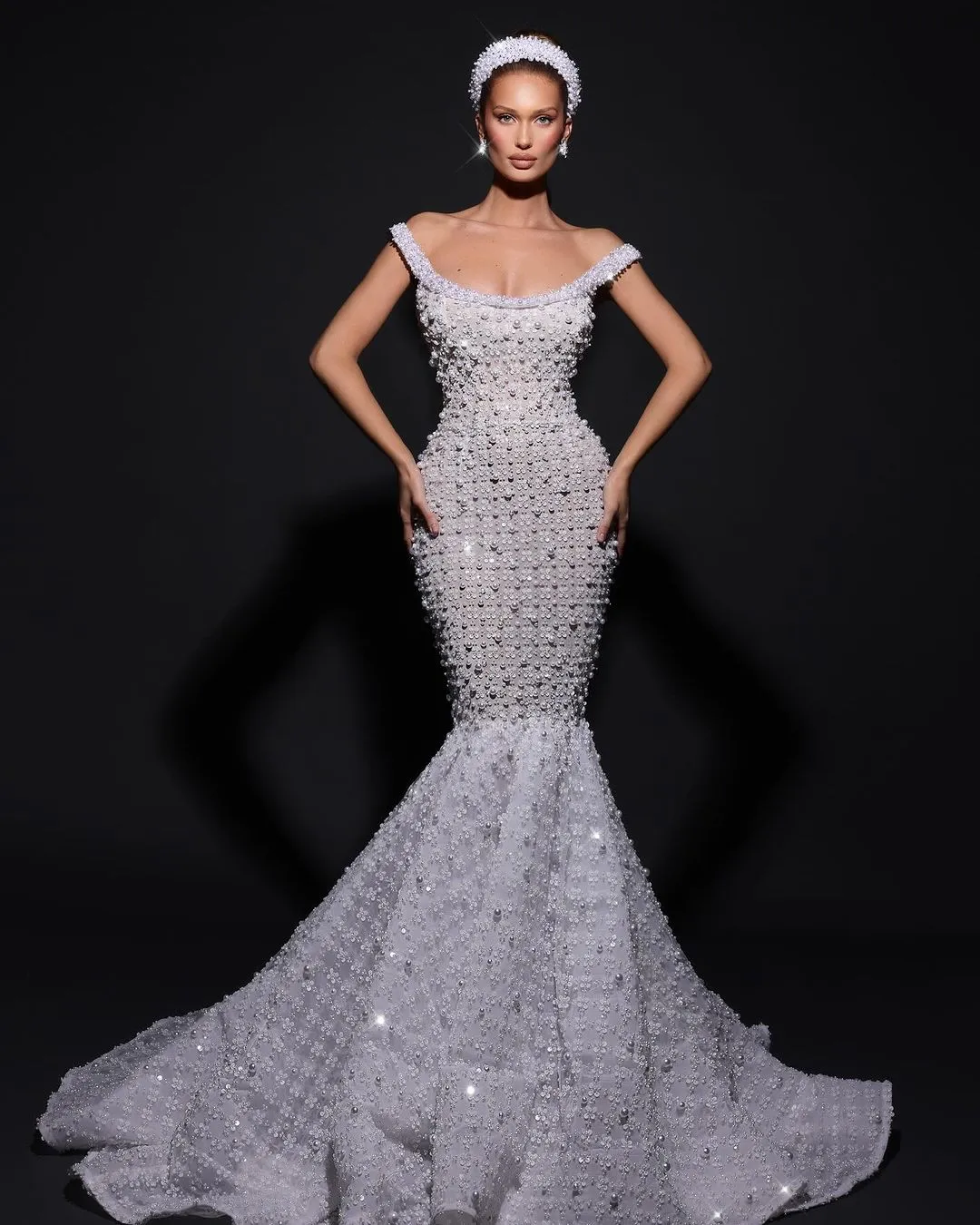 Gorgeous Sexy Mermaid Wedding Dresses Off Shoulder Bateau Sleeveless Lace Applique Pearls Bridal Gowns Warp Sweep Train Robes De Vestido Customized H24116