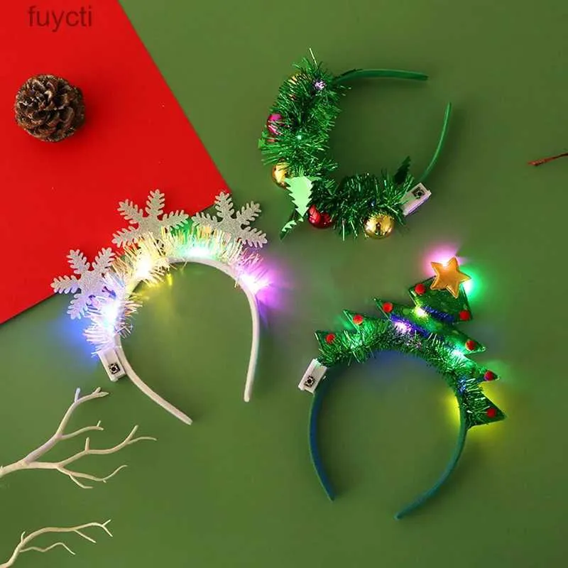 Cappelli da festa Decorazione natalizia Fascia per capelli luminosa Fascia per capelli a luce led Fascia per albero di Natale Merry Christmas Eve Luce notturna Copricapo Bomboniere per bambini YQ240120