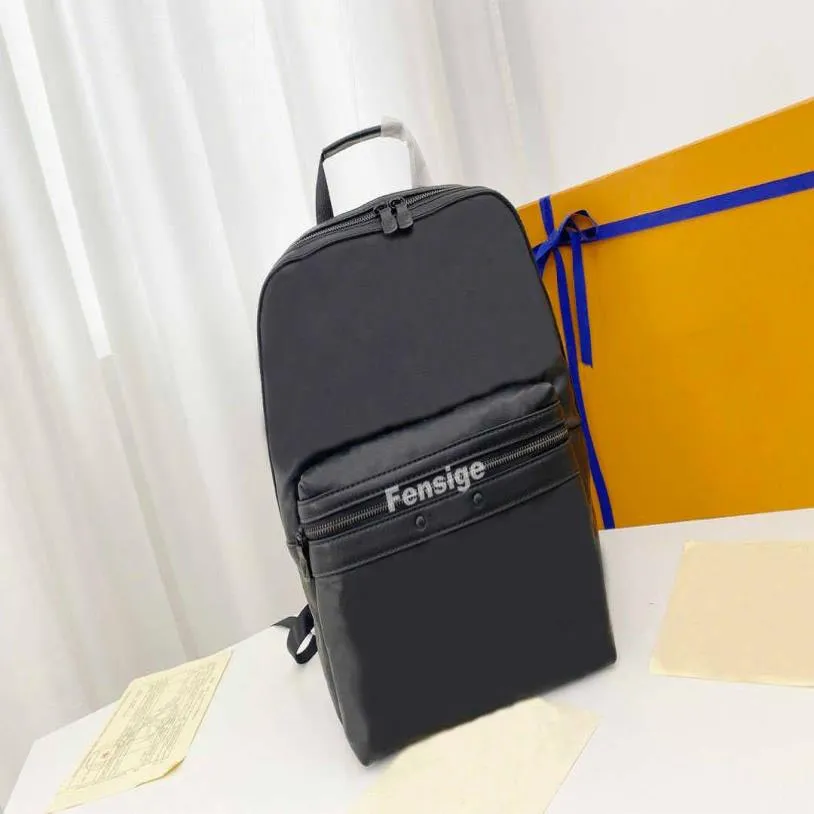 Designer Bags Men Classic SPRINTER Backpacks Shadow Embossed Soft Leather Fashion Backpack Travel Bag Double Shoulder Laptop Stude257l