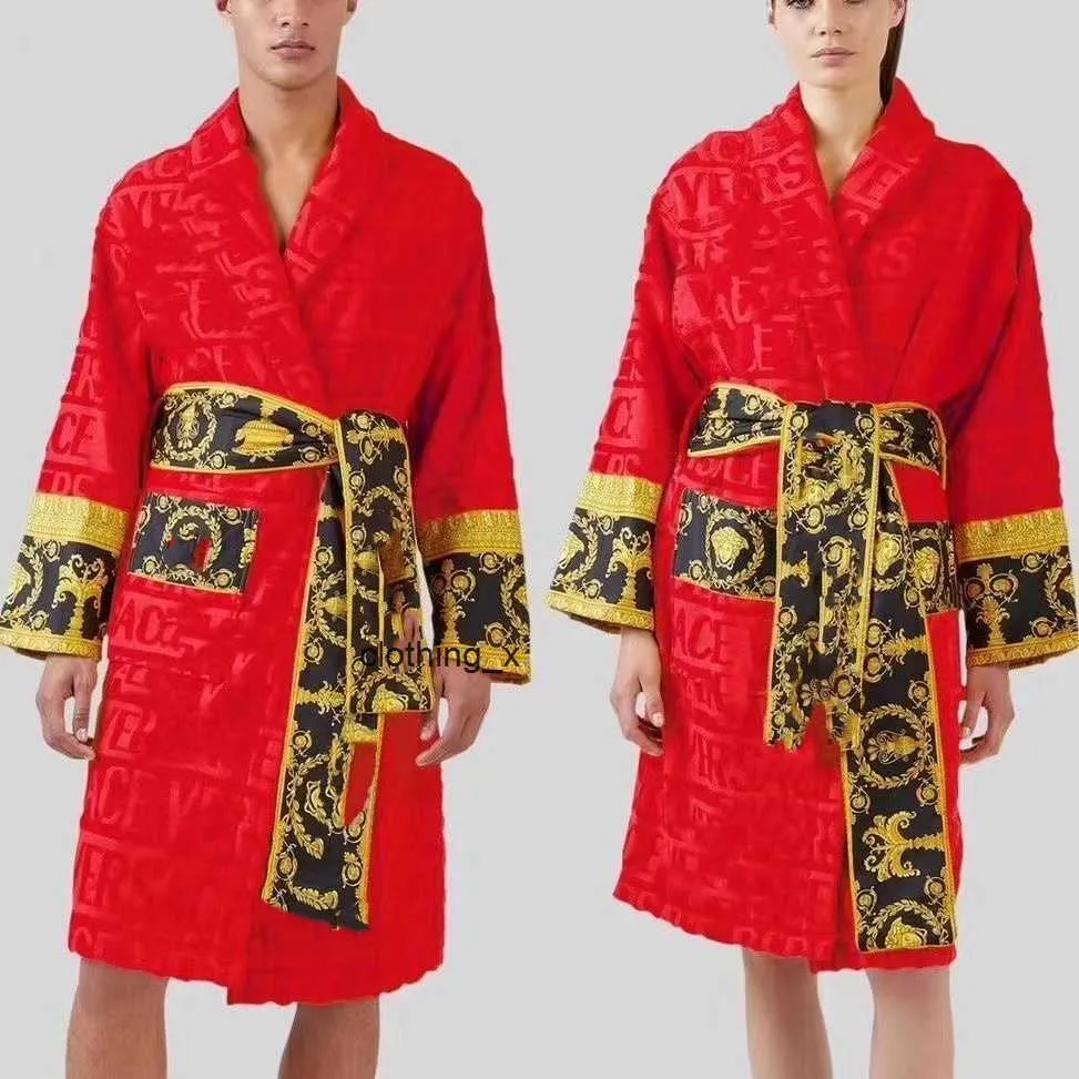 Men's Sleepwear Mens Womens Home Robes Shawl Collar Cotton Soft Fluffy Designer Brand Luxury Vintage Bathrobe Pajamas Unisex Lovers Dressing Gown aaa1