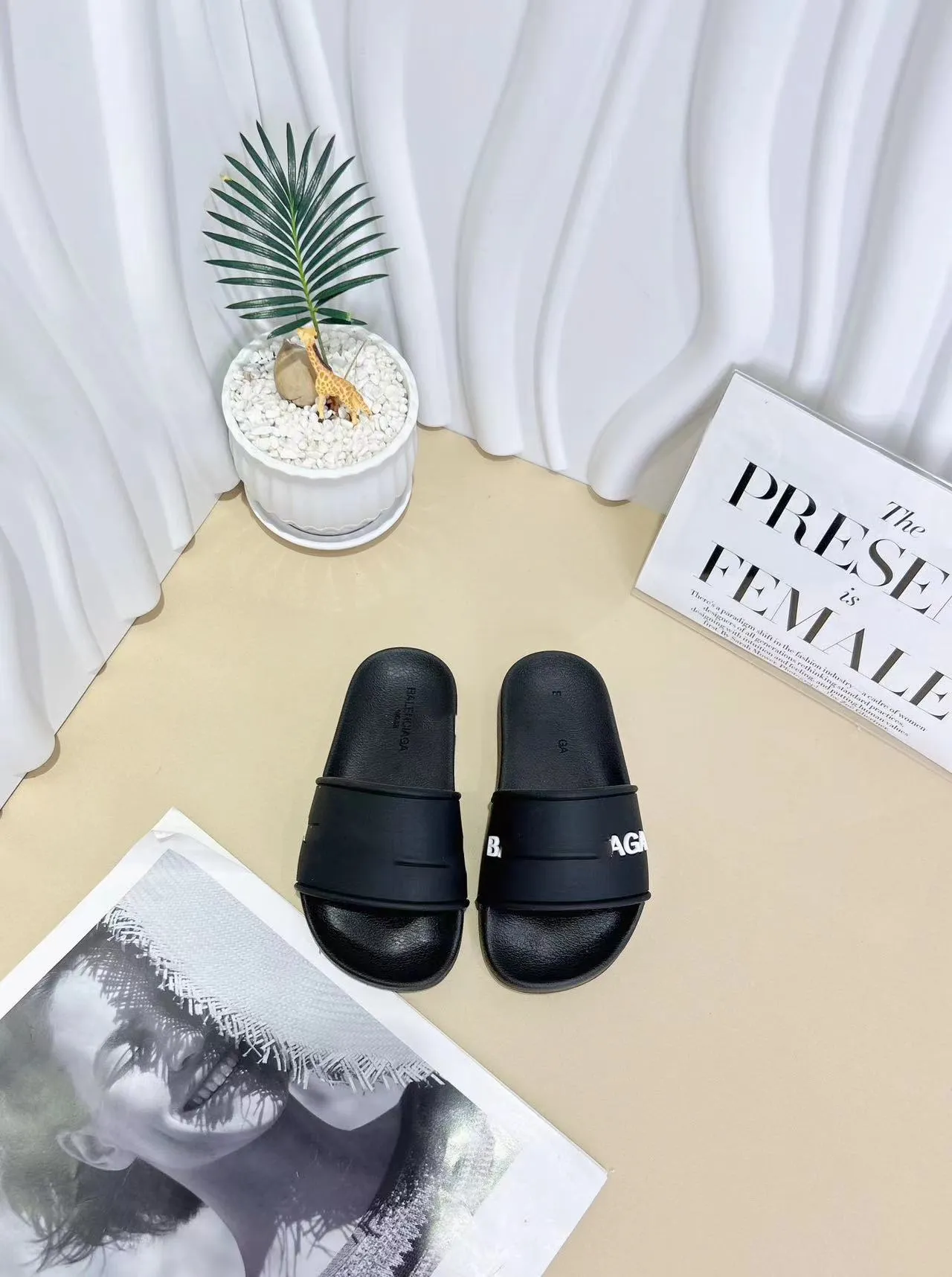 boy slipper sandals shoes black color designer kid black boys slippers send with box England style baby girls sandal