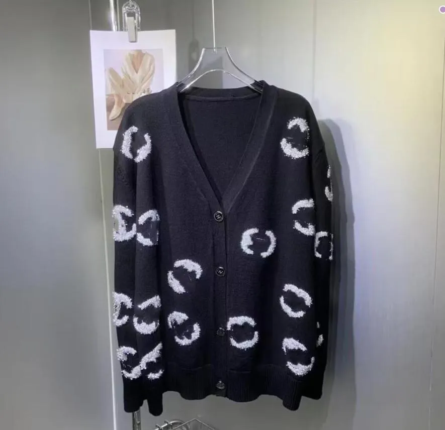Весна-осень женские кардиганы с v-образным вырезом, роскошные черные свитера, вязаные дизайнерские свитера с буквами C для девочек, женские