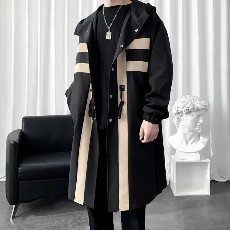 Trenchcoat Heren Windjack Patchwork Kleur Middellange Trenchcoat Koreaanse Mode Bedekte Knop Mannelijke Trenchcoat Met Capuchon 240119