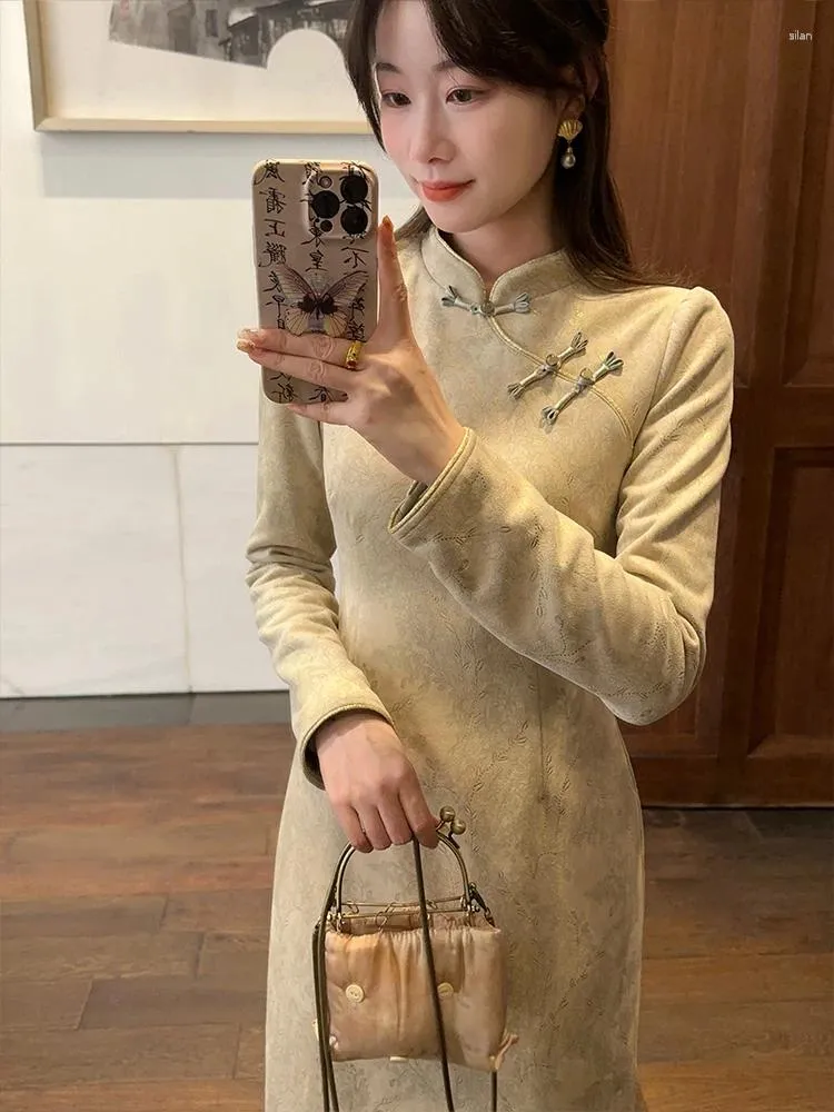 Casual jurken Cheongsam-jurk Dames Gesp Textuur Donker patroon ChineesRetro Suède met drie knopen Elegant Hoge taille A-lijn Lente en