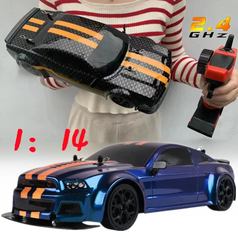 RC Auto 4WD 24G 30KMH Ad alta velocità Drift Racing Macchina radiocomandata 1/14 Giocattoli di controllo remoto per bambini Regali per bambini 240118