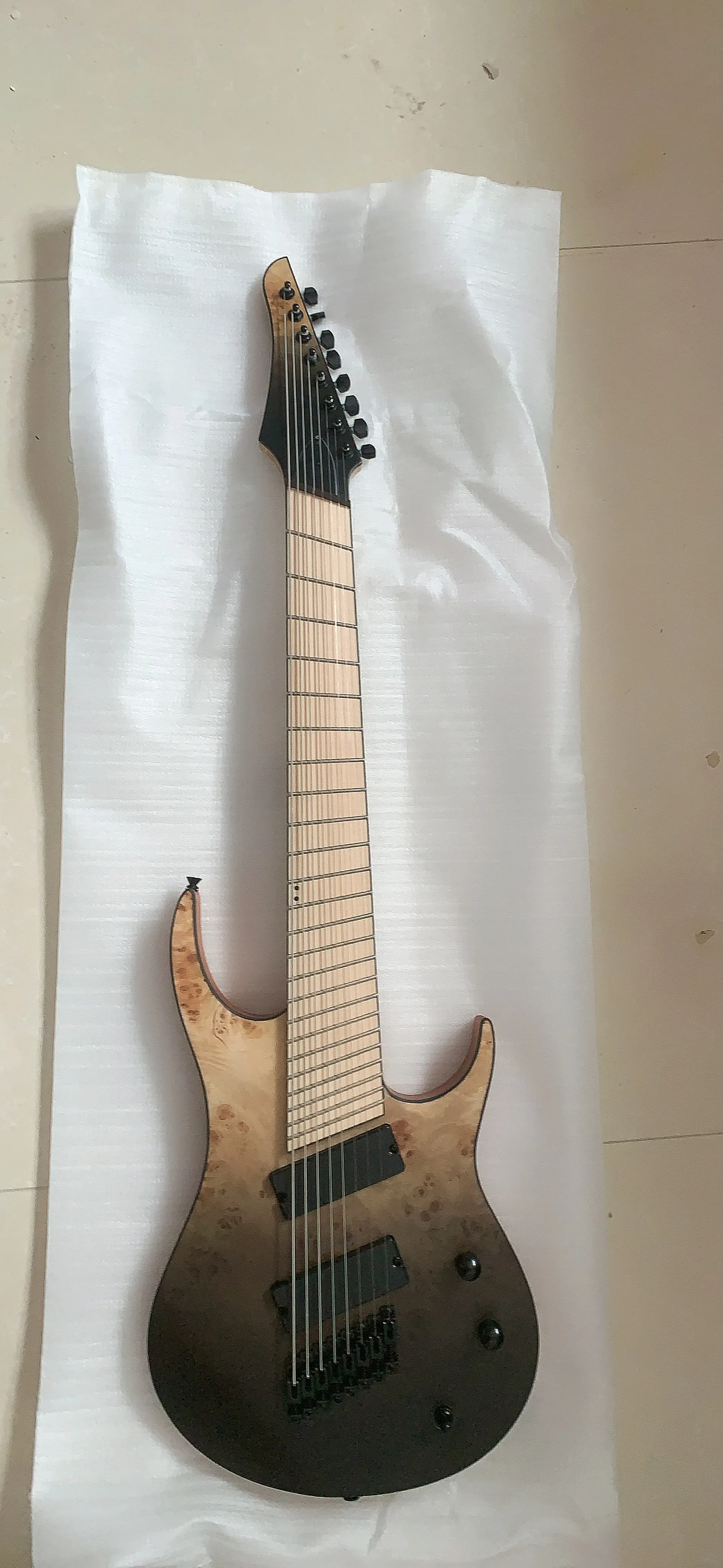 Generation Pro Hand Made Fanned FRET 8 String Electric Guitar, 8 String Guitar med rostfritt stål, 24 fret quilt Maple Top