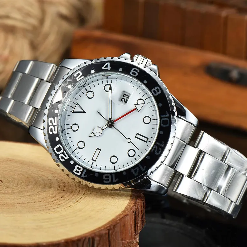 Reloj de lujo para hombres Reloj mecánico automático Reloj de diseño de natación de acero inoxidable de 40 mm Reloj luminoso de zafiro de alta calidad Montre de Luxe