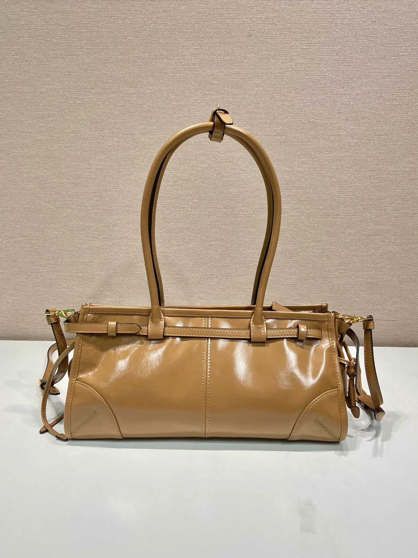 Lussolf Wax Leather 1BA426 axelväska liten ny färg retro stil handväska kvinnors singelväska storlek 32 cm med löstagbar och justerbar lång axelrem