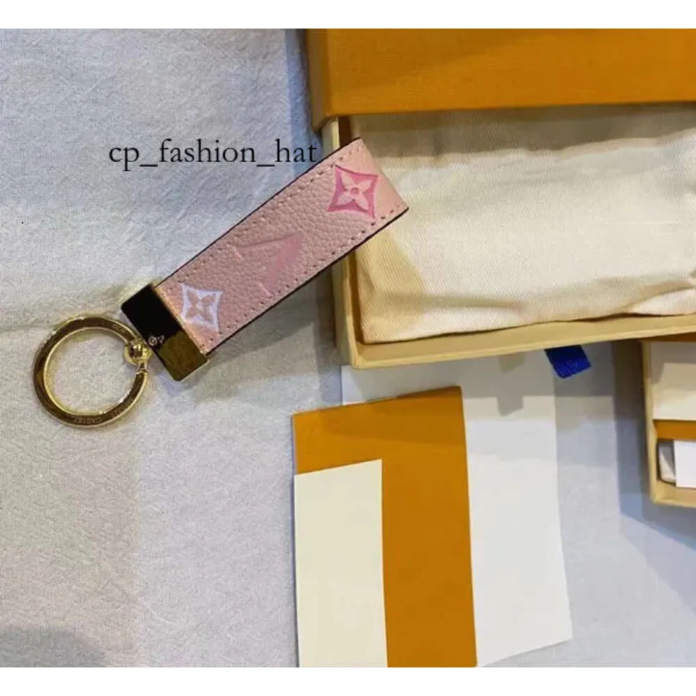 Viutonity Key Chain Ring Holder Brand Designers Louiseity Keychains for Gift Men Car Bag Pendant AccessoriesファッションプレミアムブランドLulemen Keychain 3547