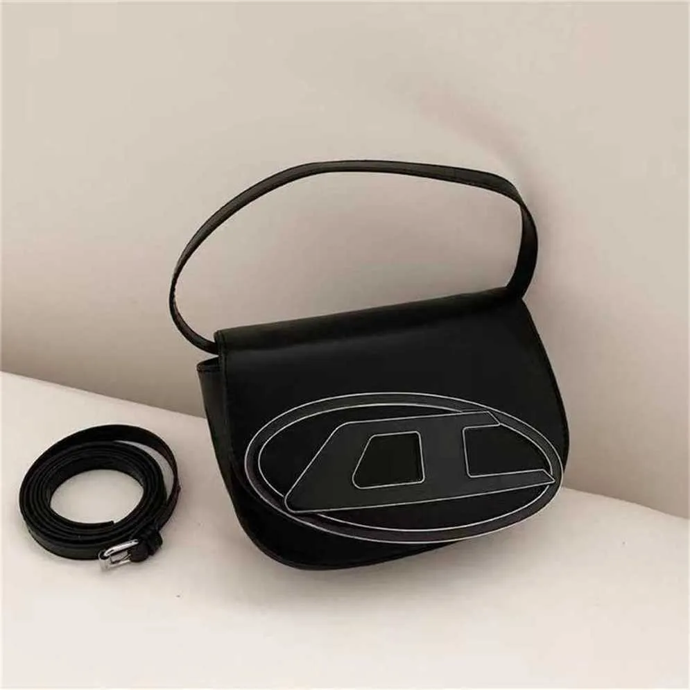 designer bag Convenient to carry small bags when going out Can retracted lifted can be shoulder crossed Small and exquisite 70% off outlet online sale