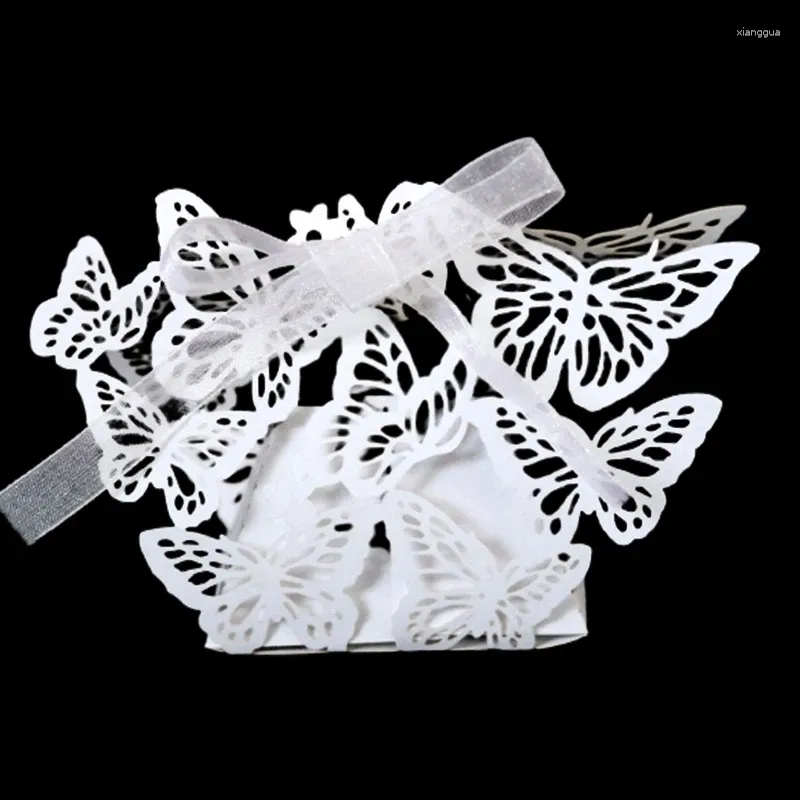 Confezione regalo 50 pezzi Butterfuly Laser Cut Bomboniere nuziali Scatole regalo Scatole di caramelle con nastro Baby Shower Forniture per feste Decorazione