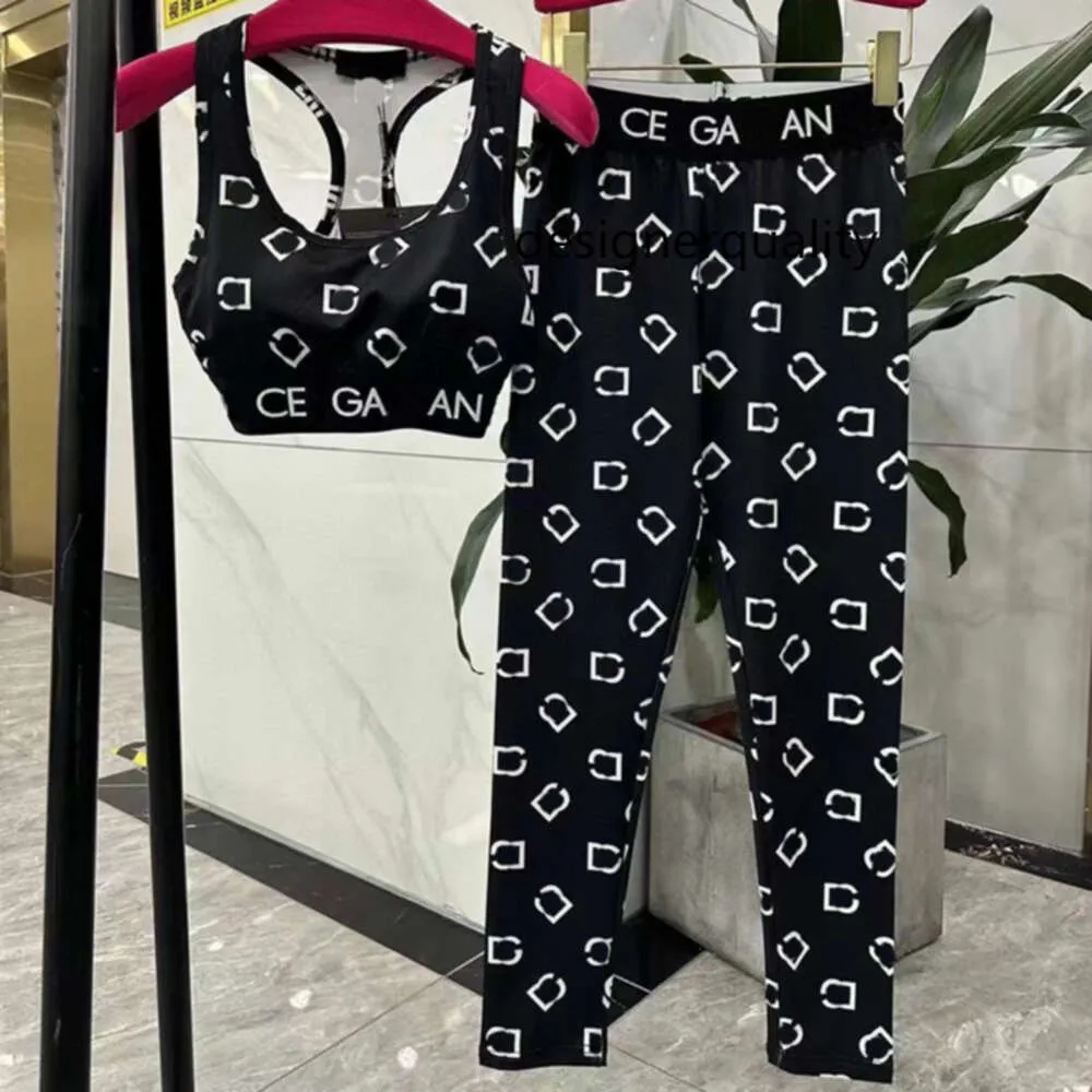 Kobiety Activewear D Jacquard Yoga Pants Suit Designer Bikini Szybkie suche sportowe odzież luksusowe jogę noszenie plażowych stroju stroju kąpielowego dresowe