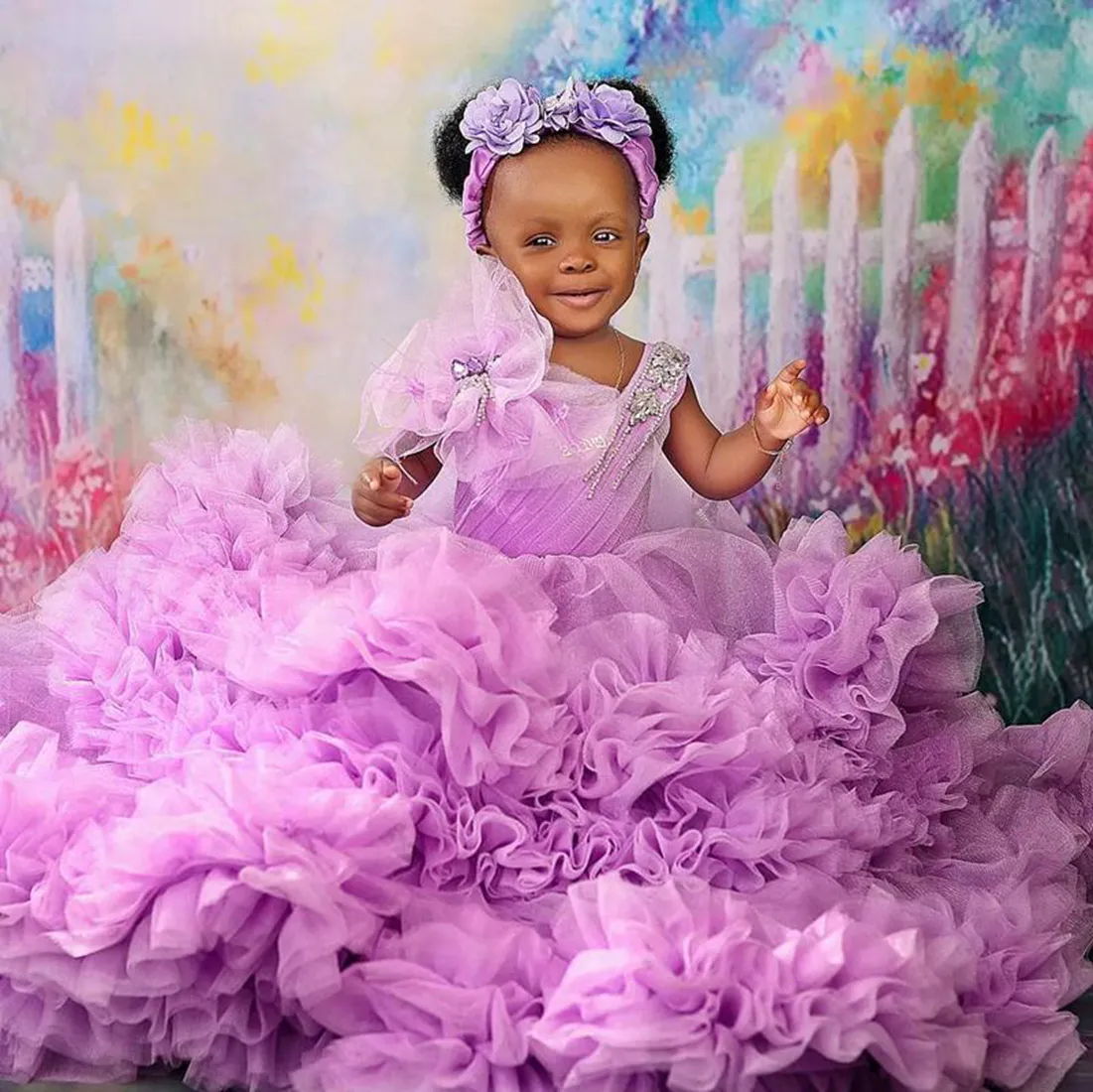 Lalic 1. Geburtstagsparty-Kleider, Blumenmädchenkleider, transparenter Ausschnitt, abgestufter Tüll, Rehinestones-Blumenmädchenkleid, Prinzessin-Königin-Kleider für kleine Kinder NF026