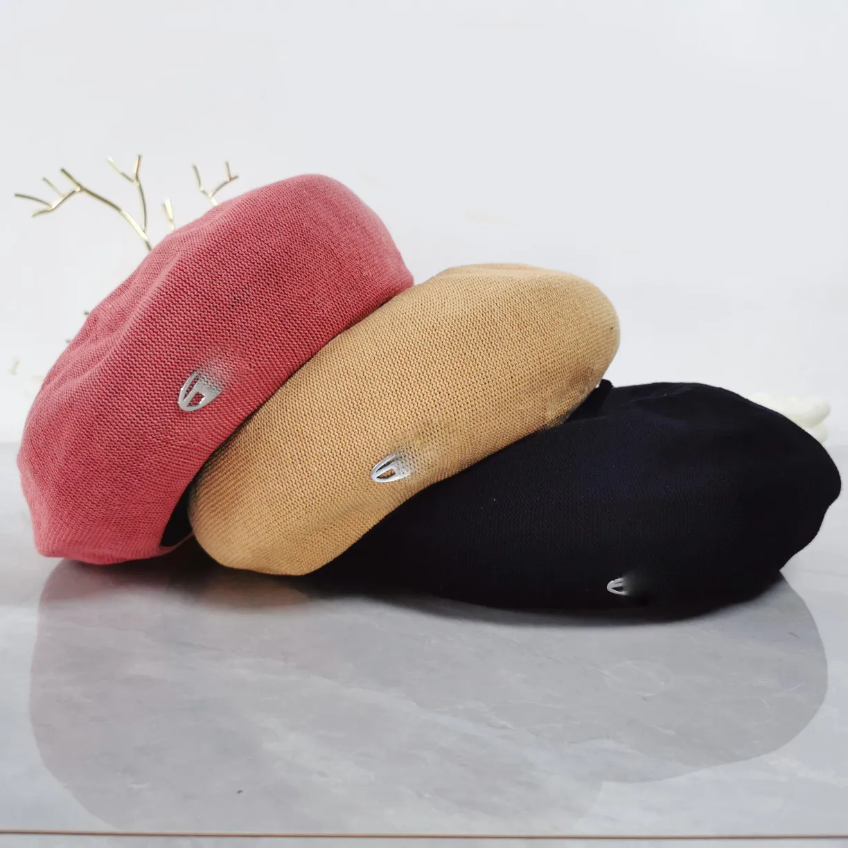 Top Qualité Designer Die Beret Trois Couleurs Femmes Luxe Béret Cap Nouveau Style Dame En Plein Air Confortable Voyage Chaud Printemps et Automne Coupe-Vent Vacances Bonnet Caps