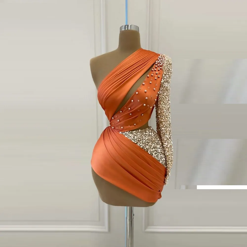 Pomarańczowe aplikacje mini jedno ramionowe sukienka na studniówkę nad kolanem długie rękawy suknie koktajlowe