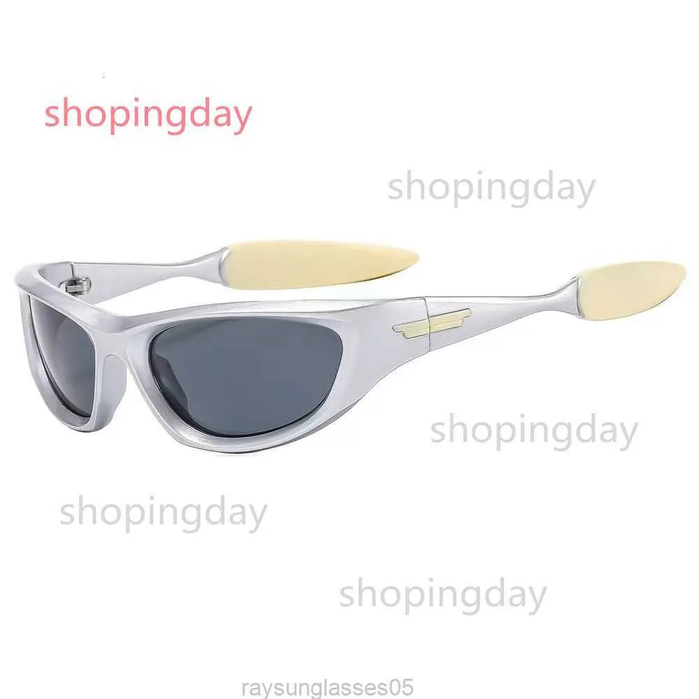 Sunglasses Fashion Punk Sports 2024 Luxury Designer Silver Mirror Y2k Sun Glasses Men Women Bat Rectangle 2000s Eyewear 012HP2