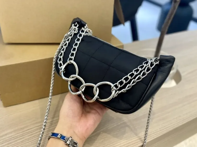 Schattig formaat zwarte tas voor dames, luxe design damesportemonnee in nieuwe stijl met metalen ring, hoogwaardig zacht leer, gesplitste polyester handtastassen