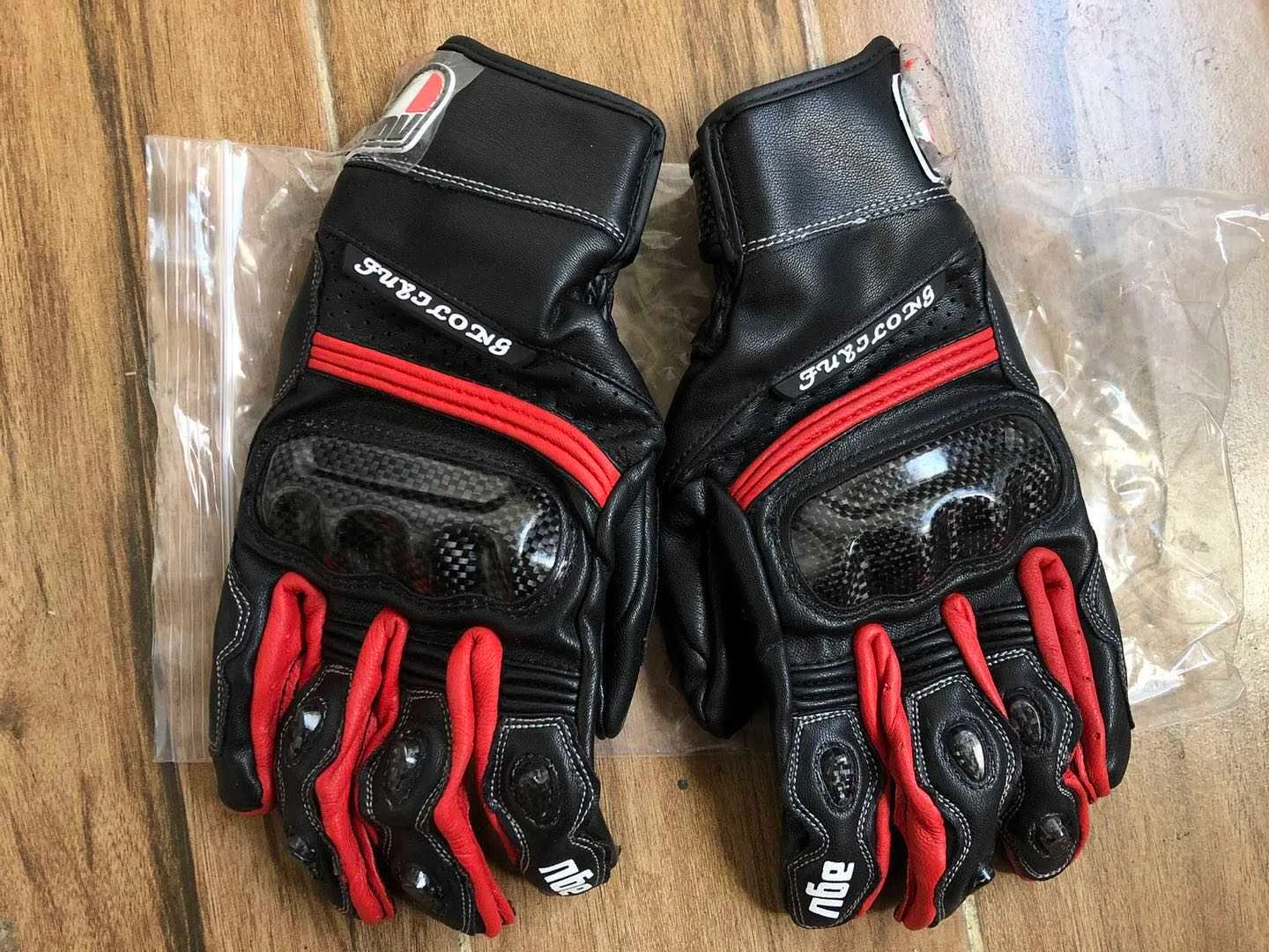 RIGWARL Motorcycle Gloves With Real Carbon Fiber Knuckles – Touchscreen, Breathable & Protective