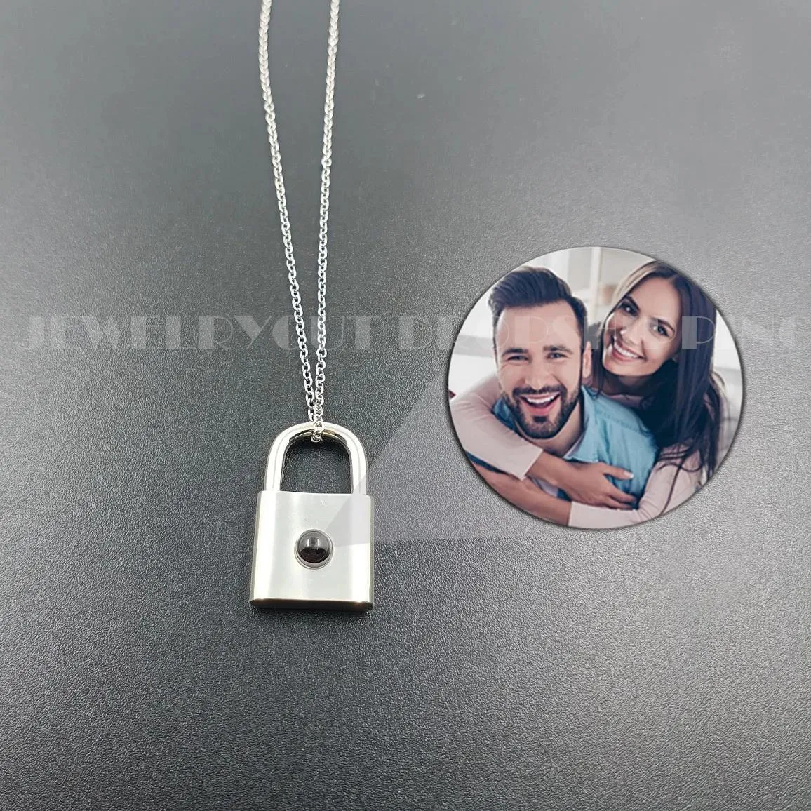 Collane Nuova collana con pendente con proiezione personalizzata Lucchetto Regalo di compleanno per la festa del papà Foto personalizzate per parenti e familiari.