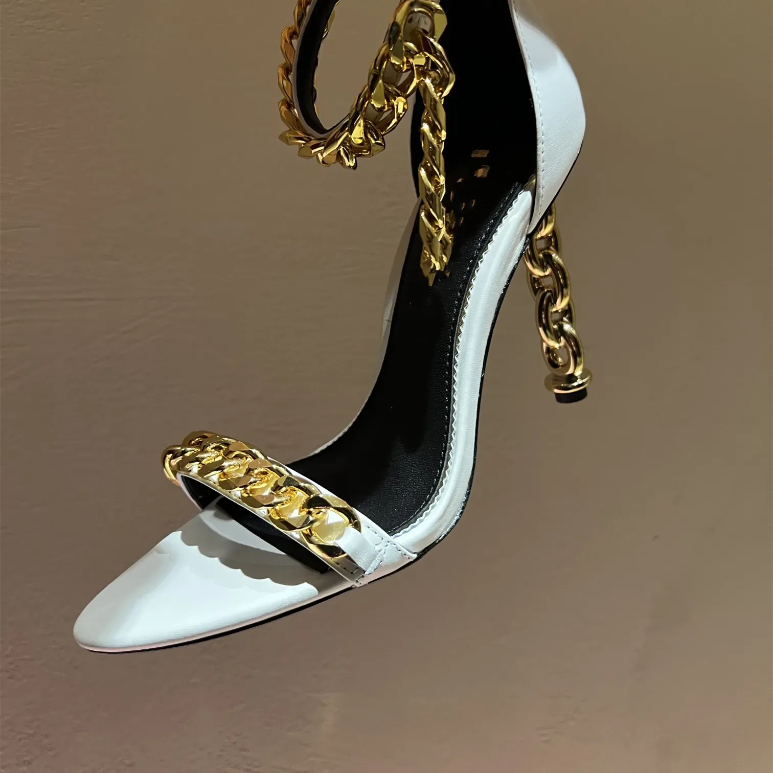 Sandaler Rhinestone Designer Dress Shoes Stiletto Heel Elegant Sandal 8cm Stiletto High Heel Crystal Gold Dress Shoes Silver Sules Women Summer Summer