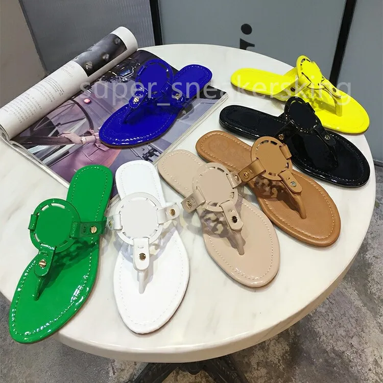 Kadın Terlik Moda Flip Flops Tasarımcı Slaytlar Sandalet Yaz Plajı Kapalı Düz ​​Şeker Renkli Deri Bayanlar Terlik