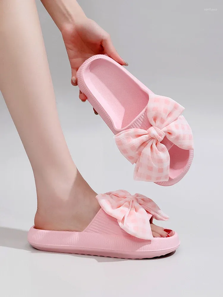 Pantoufles bricolage femmes nuage rose fait à la main petit nœud papillon carré été EVA chaussures de plage intérieur diapositives faites maison