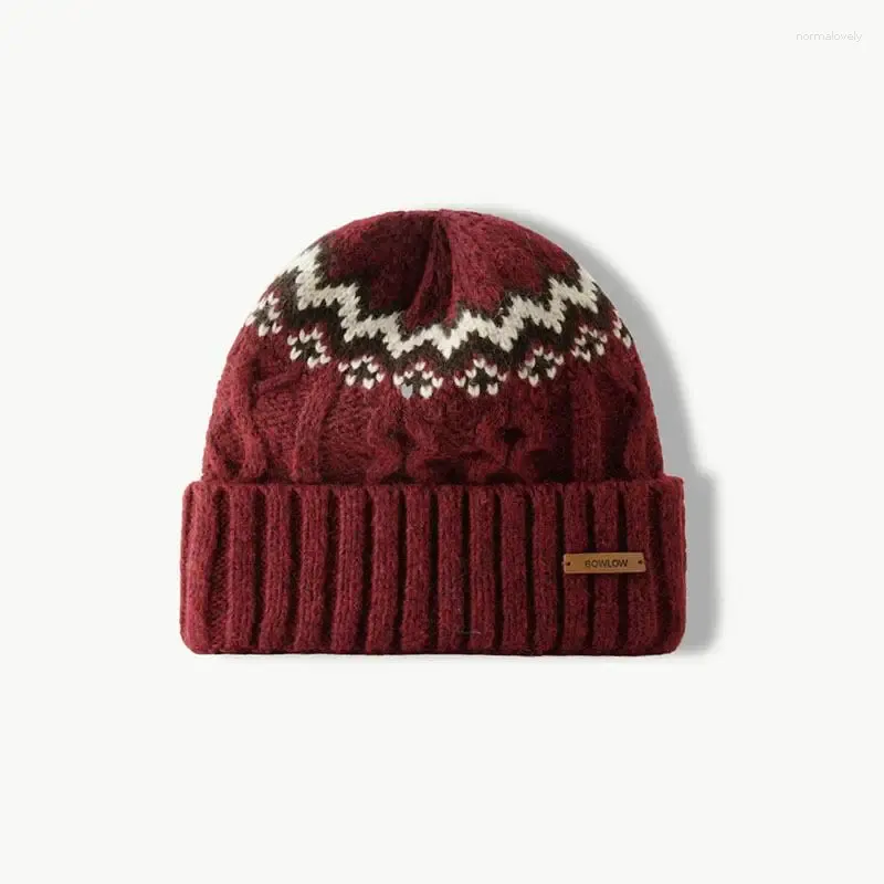 Beralar 2024 Kış Şapkası Kadınlar için Stripe Desen Kükürük Böranleri Kapak Yumuşak Örme Bonezi Kadın Sıcak Kayak Kafataları