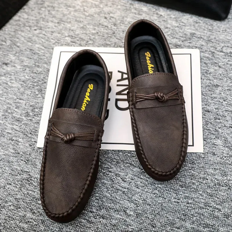 Män loafers skor vår mode båt skor man varumärke läder mockasins män skor män bekväma kör mäns casual skor 240119