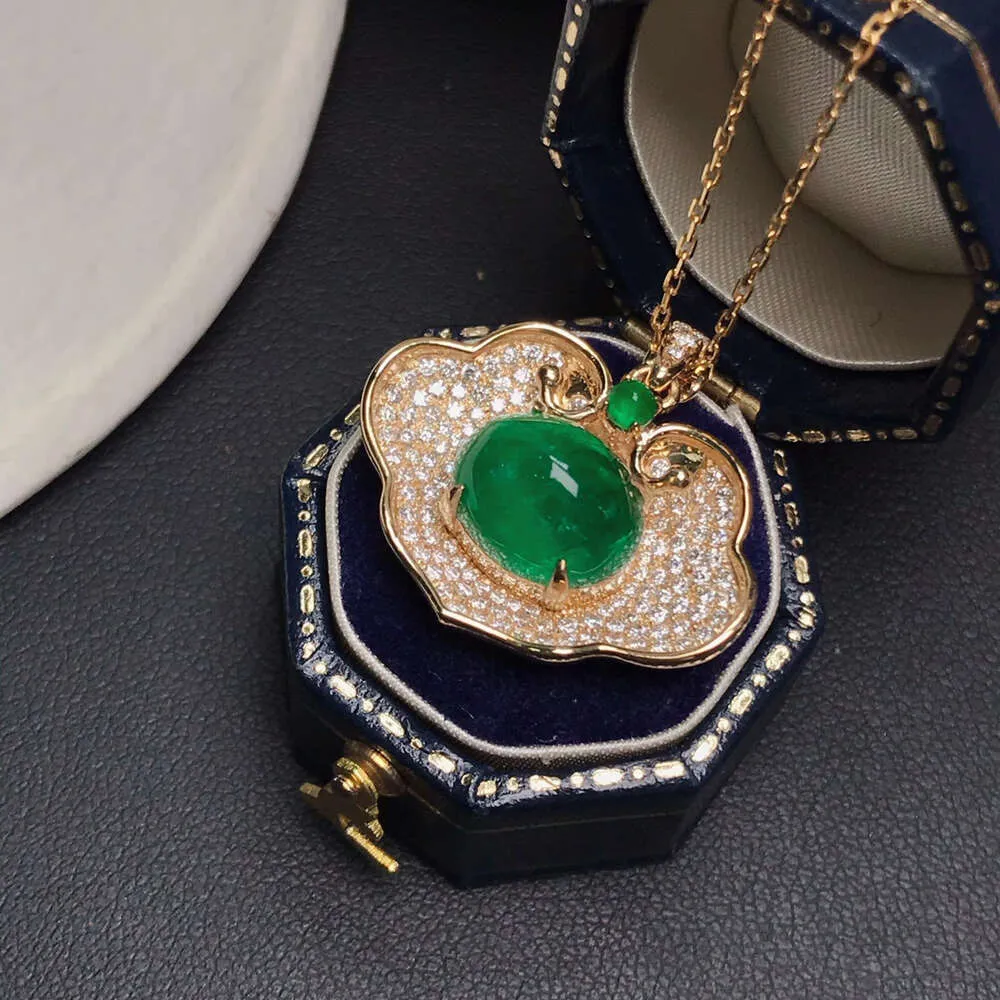 Factory Price 14K Solid Gold Jewelry Sets Vivid Green S-Shaped Emerald Pendants Charms Women Diamond Necklace Party Gift
