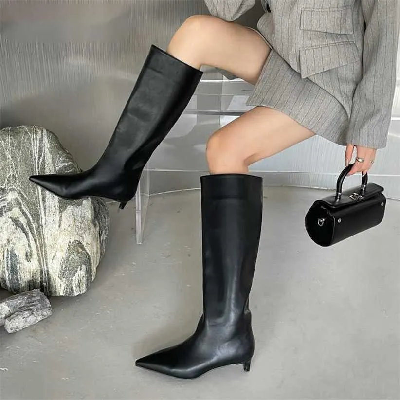 أحذية جلدية ناعمة مدببة إصبع القدم عالي الركبتين بأحذية مثيرة منخفضة الكعب الحديثة الأحذية الحديثة الخريف الشتاء نساء بوتاس mujer 221123