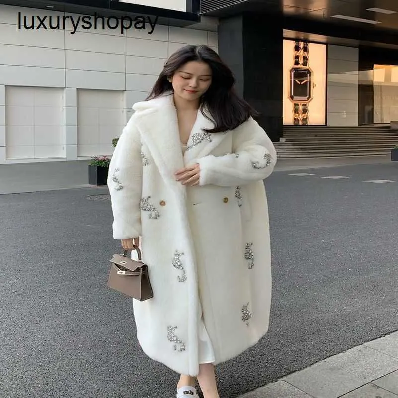 Top Maxmaras Teddy Bear Coat Womens Cashmere Coats m Familys New Hippocampus Alpaca Fur Grass Customized 2024 Autumnwinter Mid Length Whi