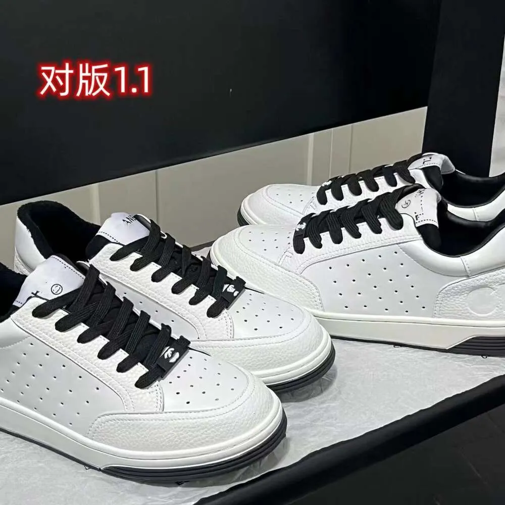 Małe pachnące buty panda płaskie buty swobodne buty modne deski oryginalny skórzany w stylu akademii mały biały bóle sportowy sport