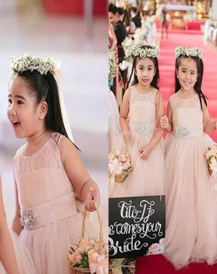 2015 Söt rodnad rosa blommaflickaklänningar för bröllop Långa tyllkristaller Sash Jewel golvlängd Girls Pageant Dress Kids Birthda4111358